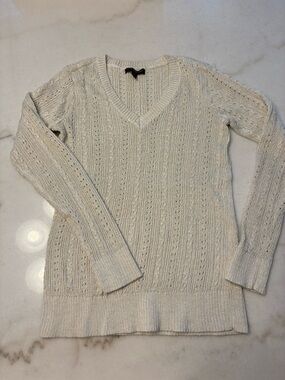 Banana Republic Cream V-Neck Cable Knit Sweater